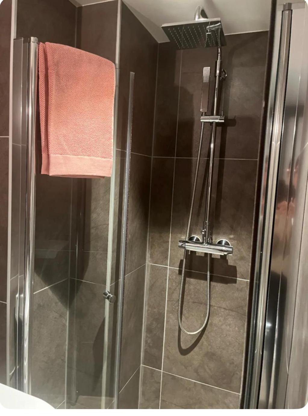 Unik Og Koselig Leilighet Midt I Sentrum Av Trondheim Esterno foto